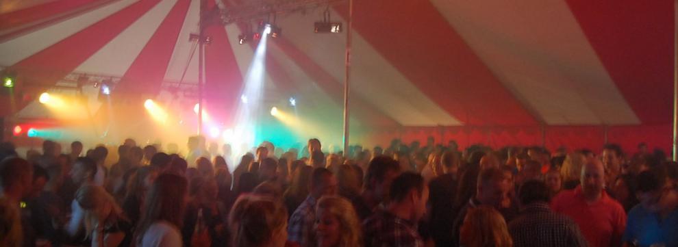 dorpsfeest feesttent dj